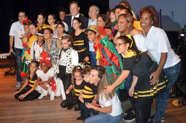 Foto: Tomada de www.prensa-latina.cu Sabor cubano de La Colmenita en Panamá