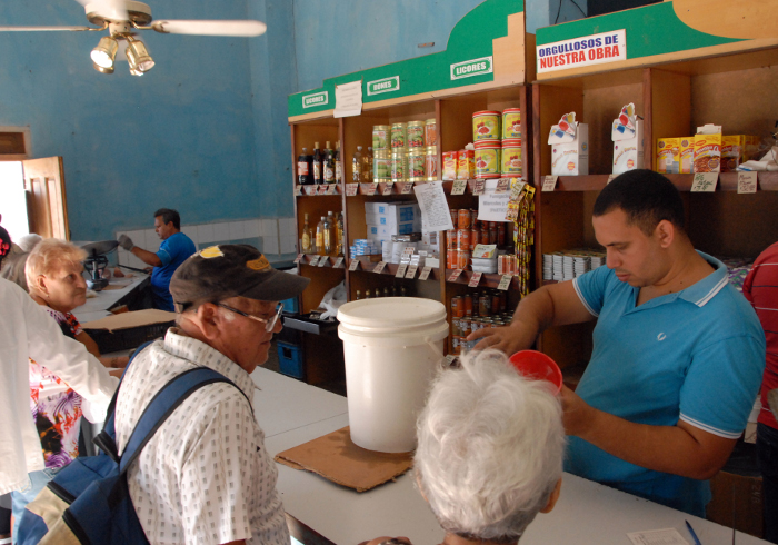 Foto: Otilio Rivero Delgado/ Adelante/ Archivo Aseguran en Camagüey alimentos a la población