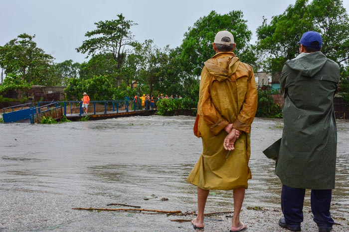 Fotos: Leandro Pérez Pérez/Adelante Lamenta el país la muerte de diez personas por impacto de Irma