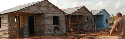 Aroldo, el campesino con más casas en Esmeralda