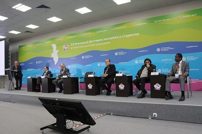 El sistema educacional cubano se convirtió en protagonista del panel sobre los retos de la educación en el mundo en el Main Media Centre de Sochi. Foto: Luis Mario Rodríguez Suñol/ Cubadebate.  La educación superior cubana hoy en el Festival Mundial(+Video)