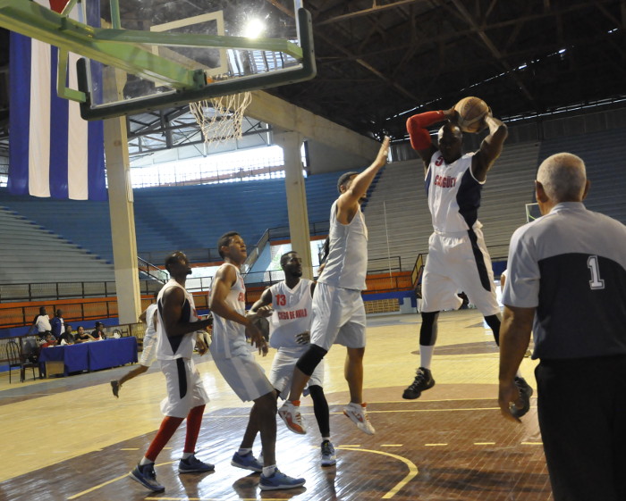 Foto: Otilio Rivero Delgado/ Adelante/ Archivo Tigres aseguran el boleto a la Liga Superior de Baloncesto
