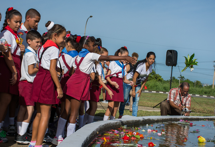 Tribute to Camilo Cienfuegos in Camagüey city. Photo: Leandro A. Pérez Pérez/ Adelante