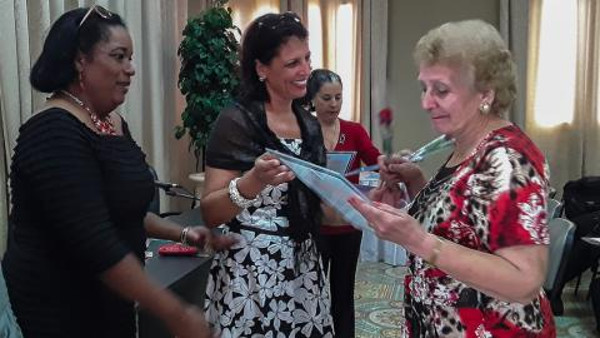 Foto: De la autora Premian a economistas y periodistas en Camagüey