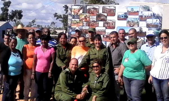 Photo:  Taken from cadenagramonte.cu Leaders of the Popular Power see progress of the recovery in Esmeralda