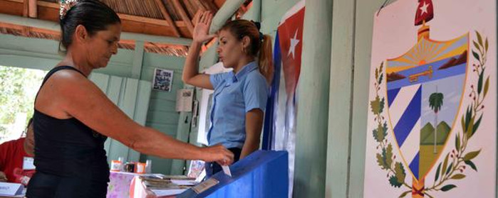 La lluvia no frena elecciones en Camagüey