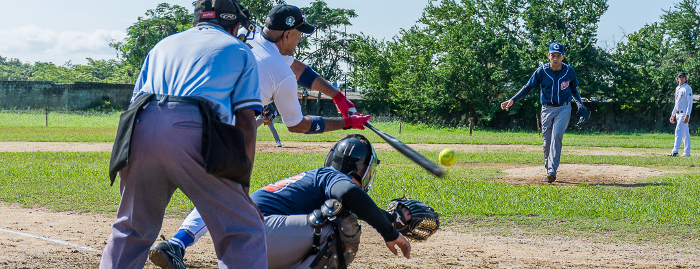 Medios Nacionales y Camagüey lideran softbol de la prensa