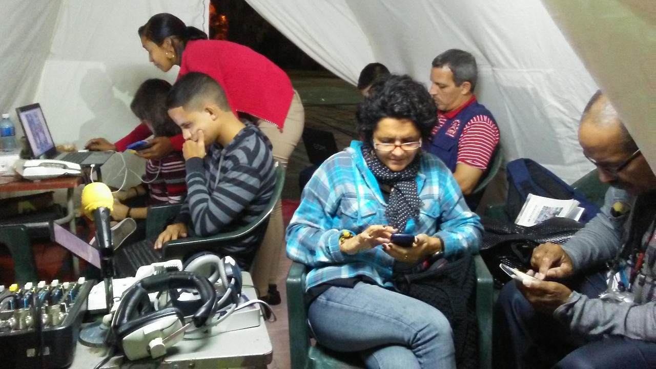 Foto de Lisyen Halles Ravelo 4:00 am y aquí estamos