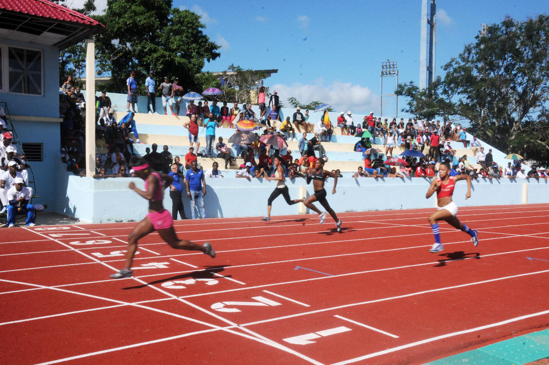 Fotos: Orlando Durán Hernández/Adelante Inaugurado el nuevo estadio de atletismo de Camagüey  - Competencia de Atletismo