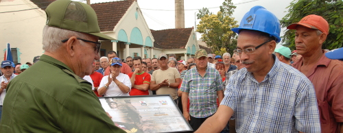 A pie de obra celebraron su día constructores camagüeyanos