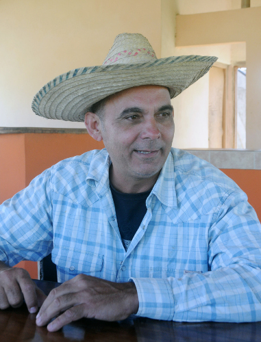 Andrés de hotelero a pequeño agricultor.