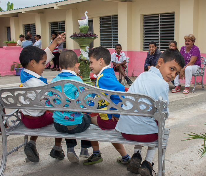 A solo tres meses del paso del huracán Irma, la mayoría de los centros educacionales que fueron afectados vuelven a la normalidad con mejores condiciones. Así lo demuestra la escuela especial José Antonio Echeverría de la comunidad de Lugareño, en Minas.