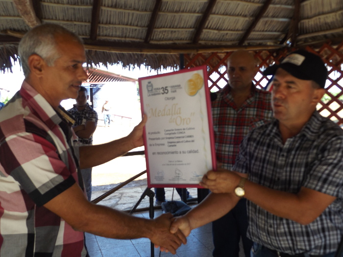 Episur recibió Medalla de Oro en la 35 Feria Internacional de La Habana, pero a ello contribuyó también Cultisur. Fotos: Raúl Reyes/Colaborador