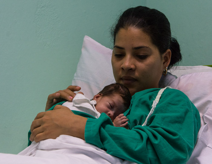Foto: Leandro Pérez Pérez/ Adelante/ Archivo Más protección a gestantes y madres trabajadoras cubanas