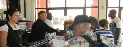 Cafetería Bar Casino estrena nuevo look