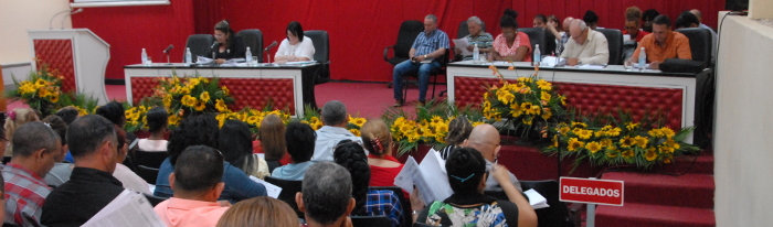 Trabajar con el pueblo a ritmo de huracán