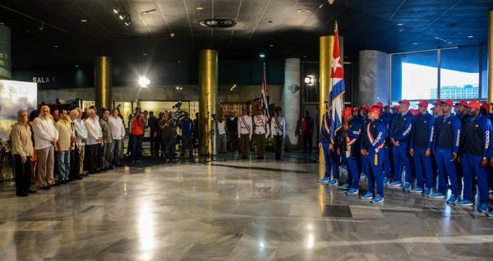Acto de abanderamiento de la Selección Nacional, al IV Clásico Mundial de Béisbol, en acto realizado en el Memorial José Martí, en La Habana. FOTO: Abel Padrón Padilla  (ACN)