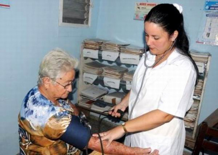 El éxito en la batalla contra el cáncer está en una mejor aproximación desde la atención primaria de salud. Foto: tomada de www.radiorebelde.icrt.cu