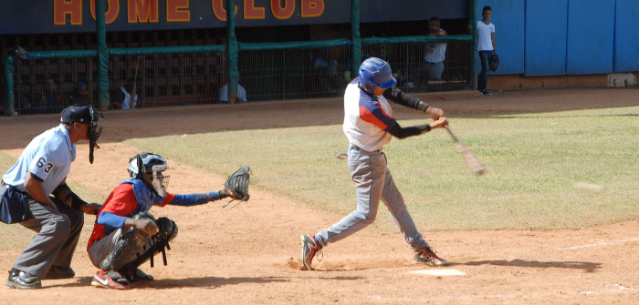 Uno de los puntos más grises de la pelota camagüeyana radica en la producción de carreras. Encontrar hombres de fuerza fue otro asunto pendiente que la Serie Provincial no pudo resolver. Foto: Otilio Rivero Delgado/Adelante Termina la Serie Provincial... ¿ahora, a la Liga y más allá?