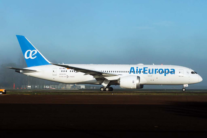 Photo: Taken from http://fly-news.es Air Europa flies Boeing 787 Dreamliner to Cuba