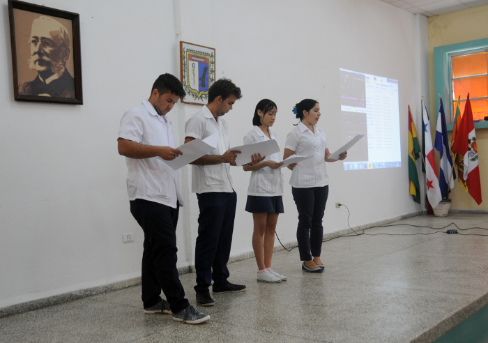 Fotos: Orlando Durán Hernández /Adelante Jóvenes camagüeyanos asaltan el palacio del futuro