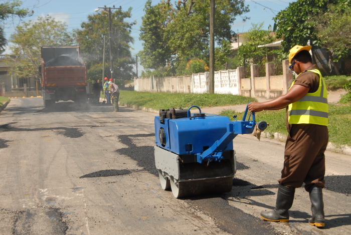 Reparación de viales, labor que aún demanda esfuerzos en Camagüey