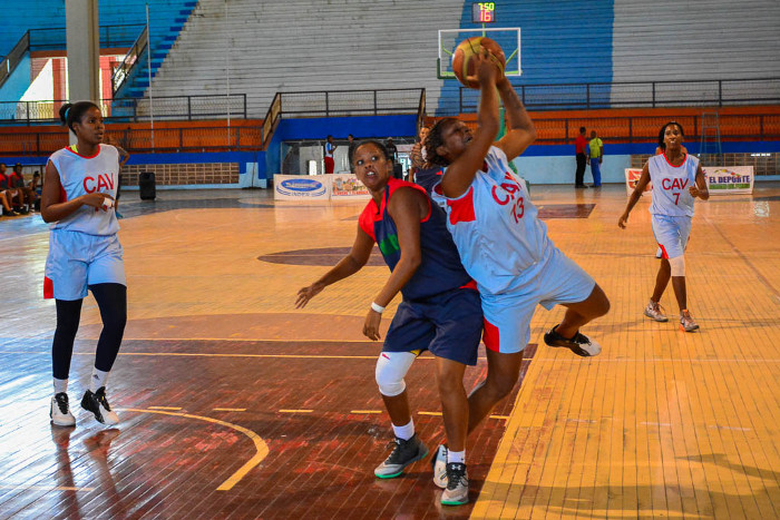 A atletas como Zelaya Leguén le corresponde asumir el protagonismo, ante la ausencia temporal de Leidys Oquendo. Foto: Leandro Pérez Pérez/Adelante/Archivo Baloncesto femenino: ¡Vienen las Panteras!