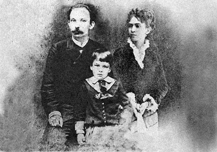 Foto: Tomada de 5septiembre.cu Martí, José Francisco y Carmen, un enlace de amor