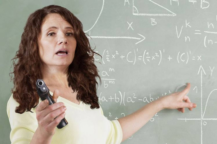 Foto: Tomada de prensa-latina.cu Trump valora opción de entregar armas a profesores estadounidenses