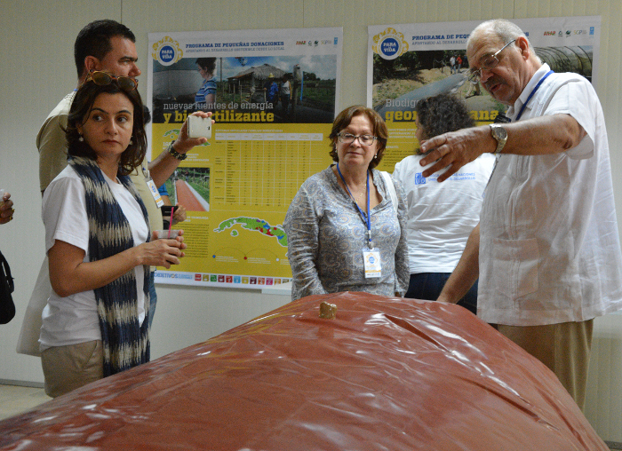 La presencia del PNUD en las pequeñas comunidades es un importante aporte a la lucha hacia el desarrollo sostenible. Fotos: Otilio Rivero Delgado/ Adelante Feria de Conocimientos para la vida