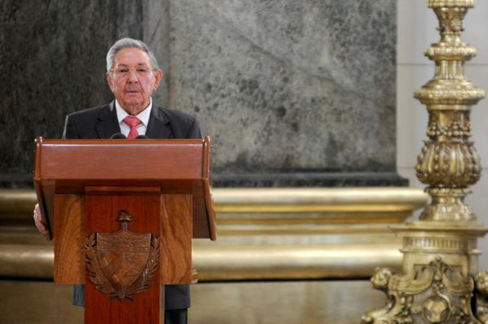 Foto: Tomada de ACN Condecoró Raúl a dirigentes históricos de la Revolución