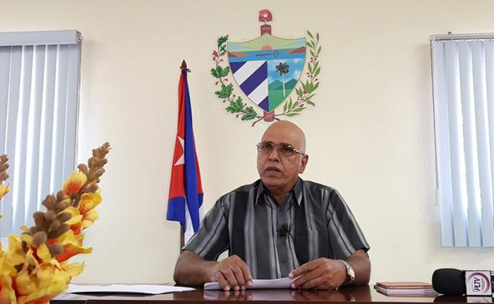 Tomás Amarán Díaz, vicepresidente de la Comisión Electoral Nacional, ofrece declaraciones a la prensa. Foto: De la autora s para elecciones generales en Cuba