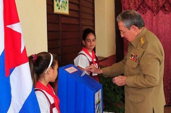 Foto: Tomada de teleSUR Raúl Castro ejerció su derecho al voto