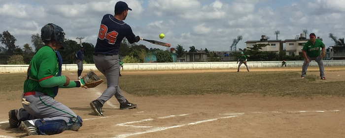 Con softbol, Las Tunas y Camagüey celebran Jornada de la Prensa