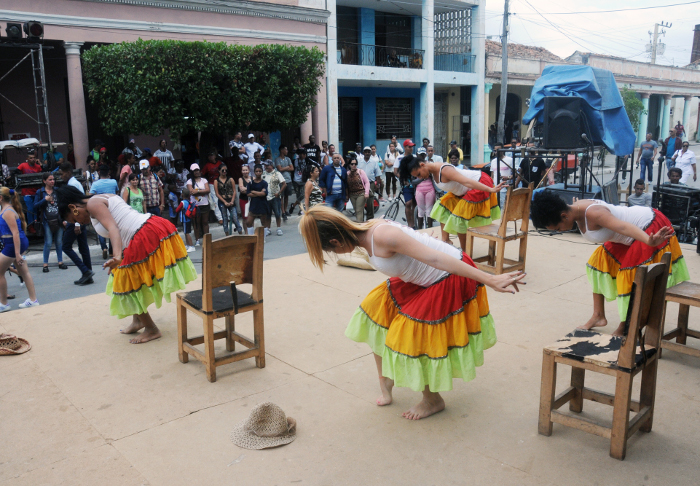 Grupo danzario de Sierra de Cubitas.