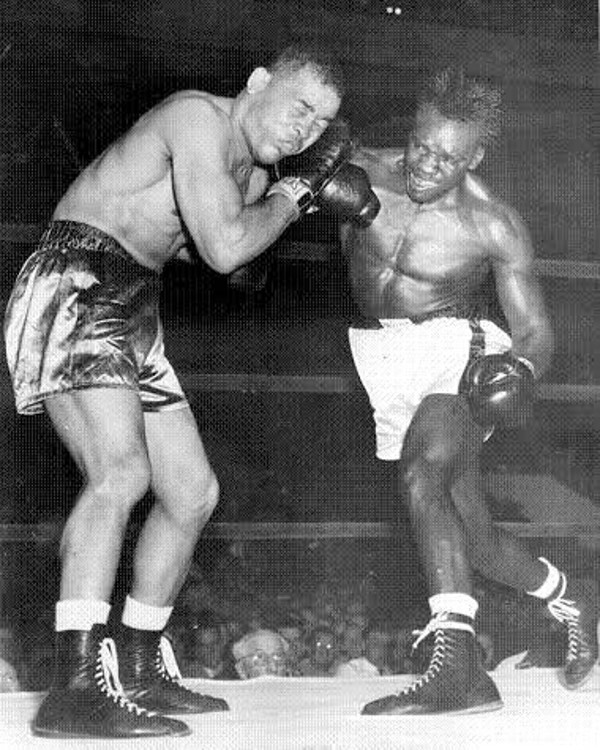 Tomadas de fighters.foto.co.uk/ y fightnews.ru El Agramonte negro