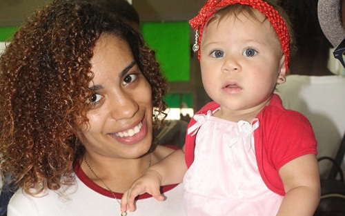 Universitarios angolanos visitan hospital pediátrico de Camagüey