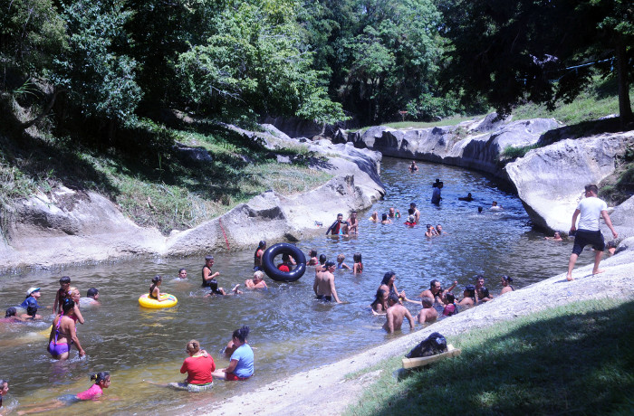 Los Cangilones, donde la piscina natural refresca a cualquier visitante. Foto: Orlando Durán Hernández/ Adelante/ Archivo Ofertas camagüeyanas de campismo para receso escolar y días festivos