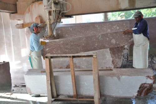 Foto: Tomada de escambray.cu Producción de mármol en Cuba afectada por bloqueo norteamericano