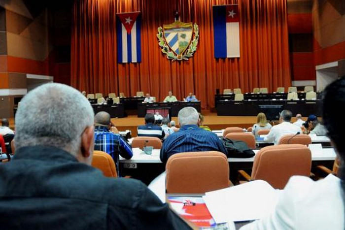 Mañana 18, un día antes del aniversario 57 de la victoria de Playa Girón, se constituirá la IX legislatura de la Asamblea Nacional del Poder Popular con diputados elegidos democráticamente en las urnas por la gran mayoría de la población cubana. Foto: Tomada de Cmhw Abril nos enseñó la unidad