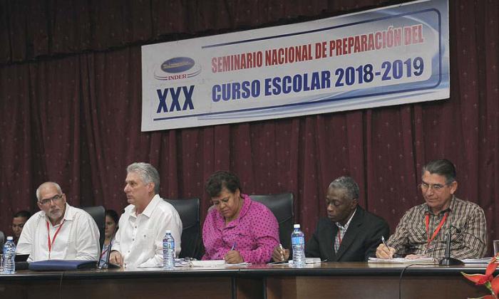Foto: Tomada de granma.cu Participa Diaz-Canel en seminario educacional del INDER