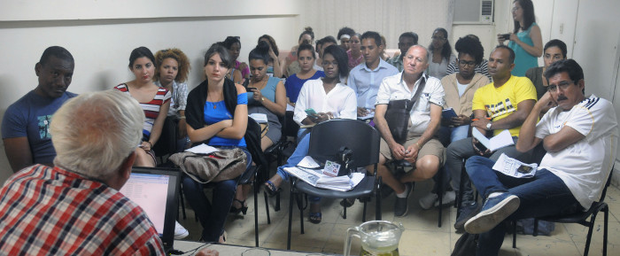 Coloquio para fortalecer el pensamiento cultural