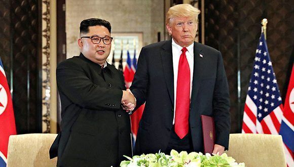 El líder norcoreano ratifica su compromiso con la desnuclearización mientras Trump da garantías de seguridad a la República Popular Democrática de Corea.  Foto: Tomada de cubadebate.cu Resultados de cumbre Trump-Kim en el centro de atención en Estados Unidos