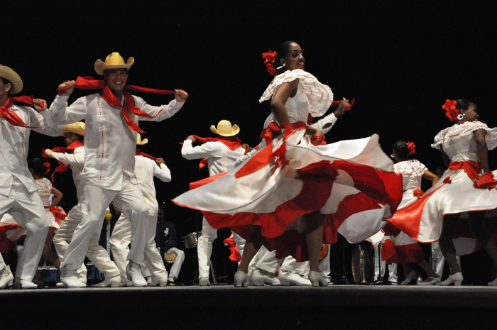 Compañía Folklórica Camagua en gira de verano por Europa