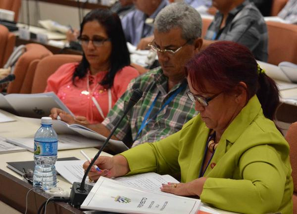 Diputados se reunirán en grupos para aclaración de dudas sobre el Proyecto de Constitución