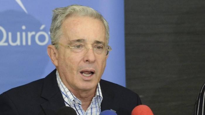 Foto: Tomada de www.pulzo.com Álvaro Uribe desestima renuncia al Senado colombiano