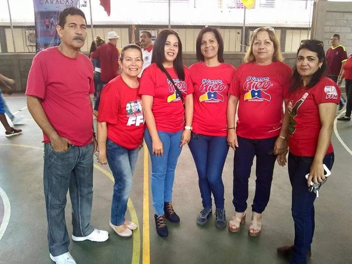 Aleida, primera de derecha a izquierda. Foto: Cortesía de la entrevistada Economista califica de experiencia terrible sismo en Venezuela