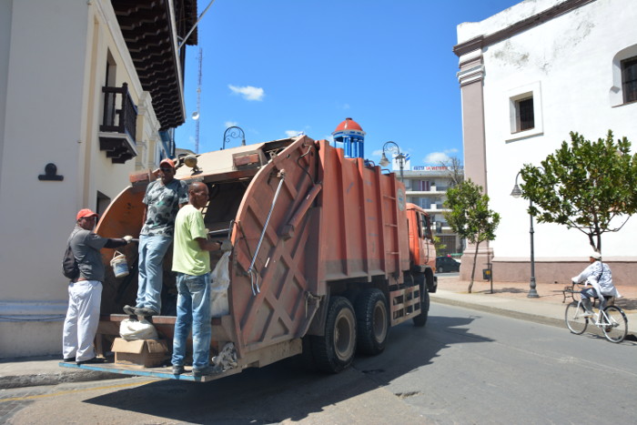 Foto: Otilio Rivero Delgado/ Adelante Nuevo sistema de recogida de escombros a domicilio