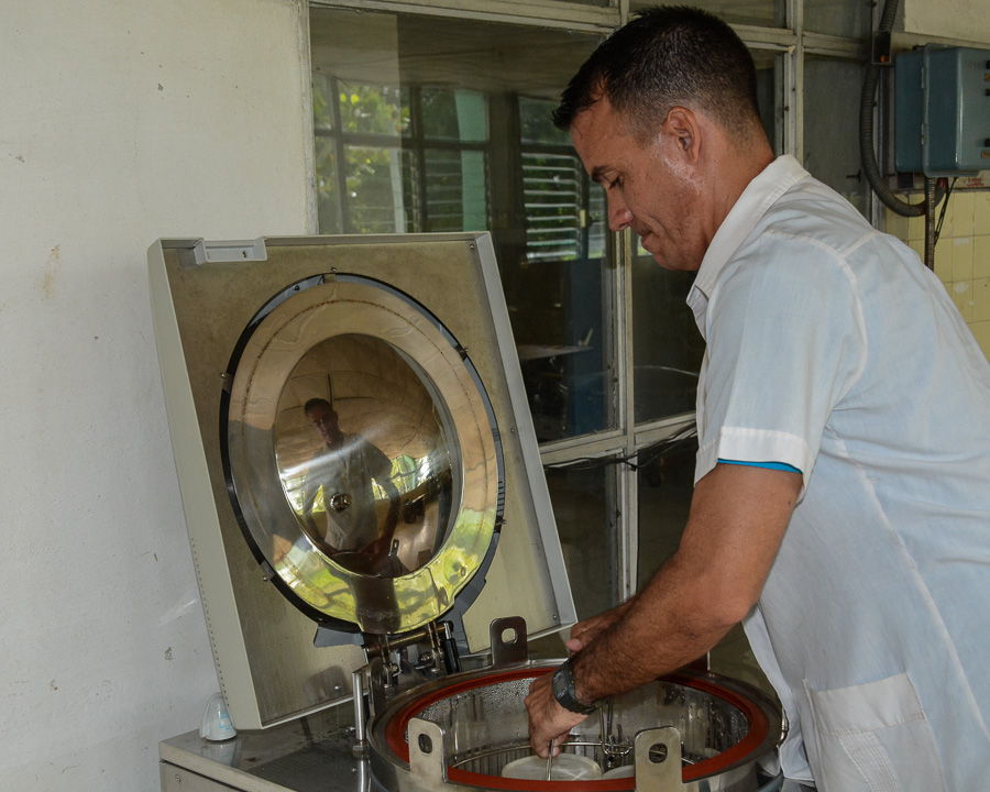  La esterilización garantiza que no se introduzcan plagas en el proceso que después puedan echar a perder grandes producciones.