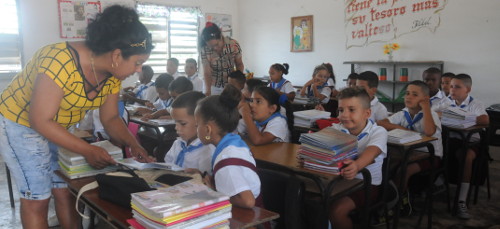 El reto de perfeccionar la labor ideológica en la Educación 